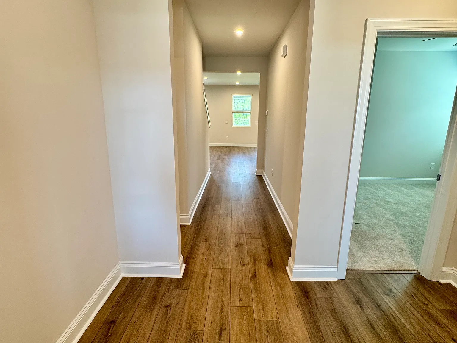 4 bed, 2091 sqft, $2,400 — Photo 4
