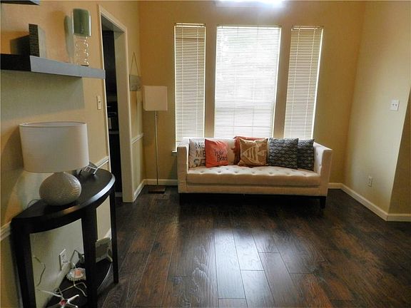 4th image of 920 Carmela Dr