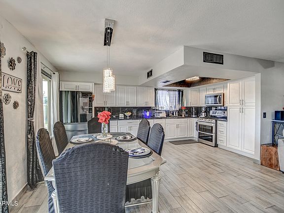 3rd image of 4427 W VIRGINIA Avenue