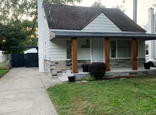 22045 Poinciana St, Southfield, MI 48033