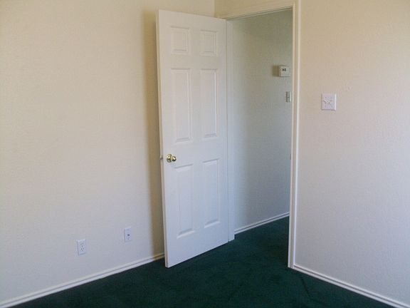 4th image of 3413 Crescent Dr