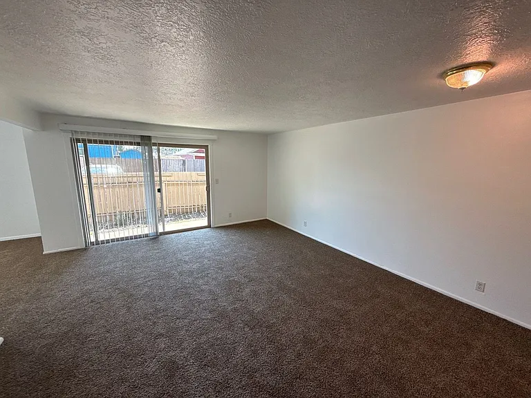 1828 Liberty St NE — Photo 3