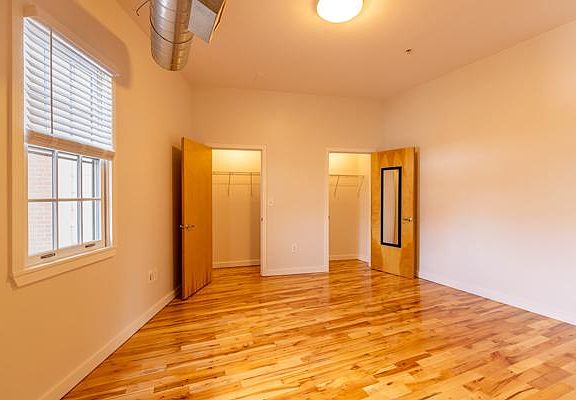 4th image of 165 Washington St #1