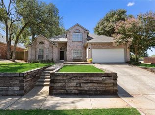 1213 Greendale Dr, Bedford, TX 76022
