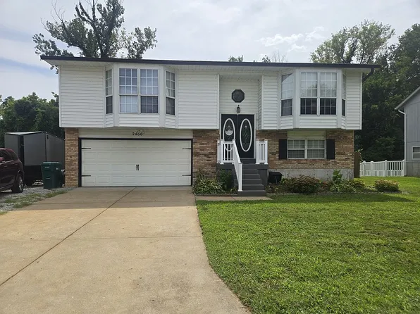 2466 Lombard Ln, Imperial, MO 63052