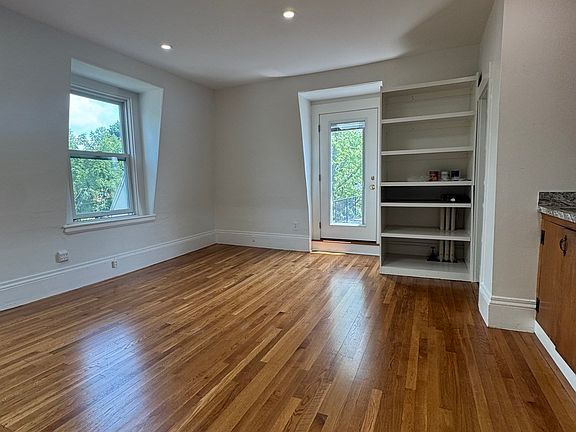 5th image of 80 Chestnut St APT 5C