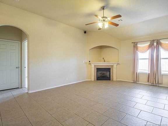 5th image of 3412 E Irvington Pl