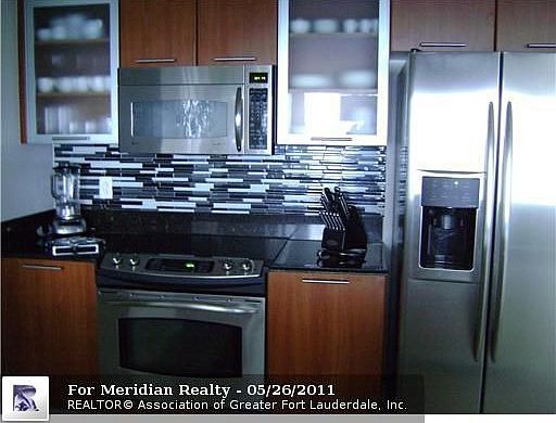 4th image of 1800 N Bayshore Dr APT 3603