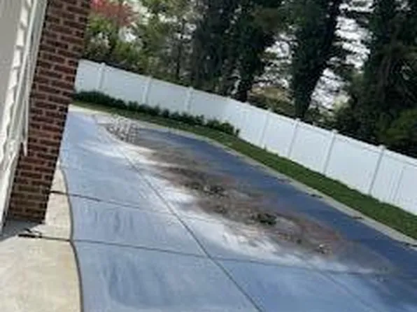 15 Lockwood Pl, Oakhurst, NJ 07755