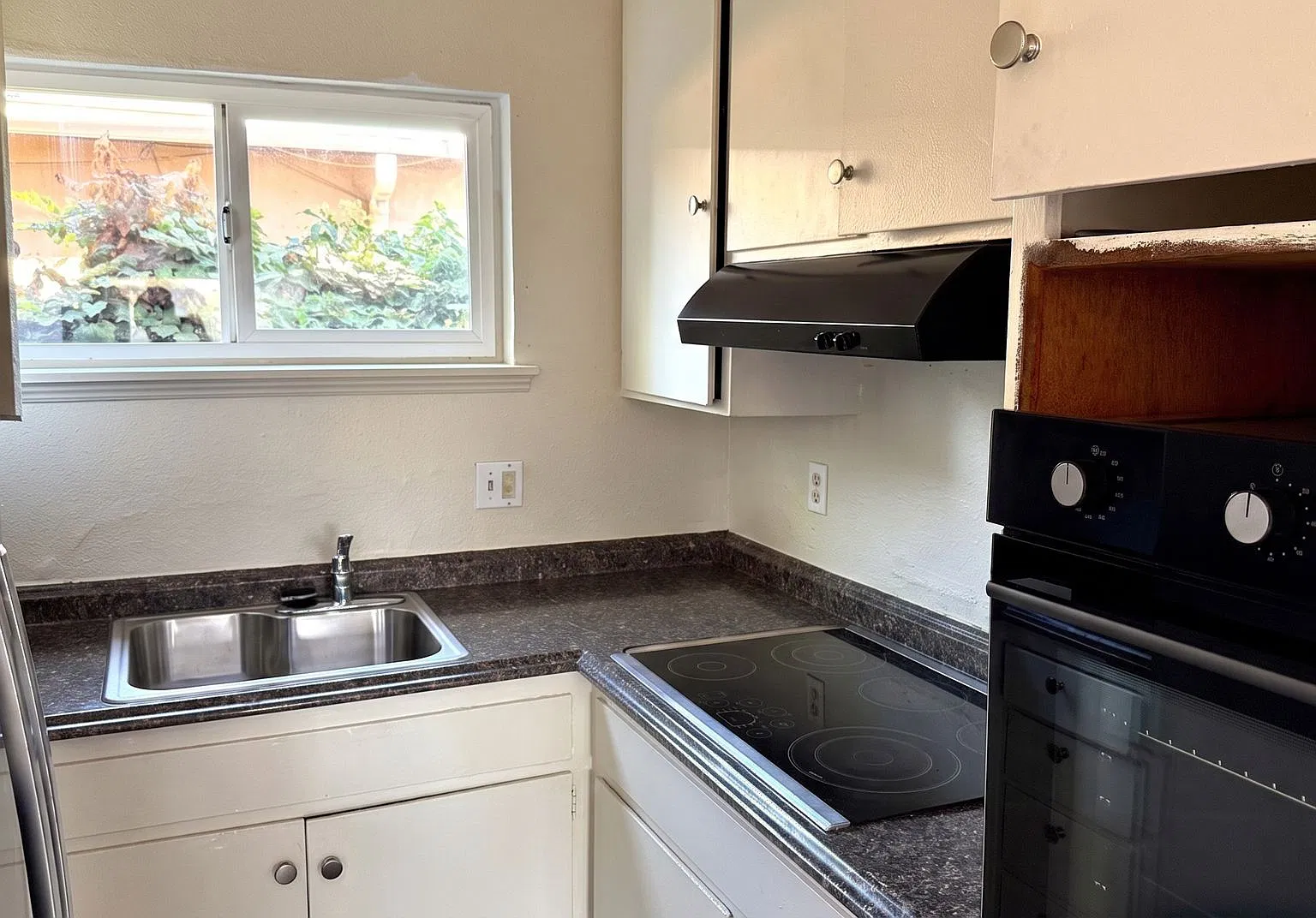 10100 Walnut St — Photo 3