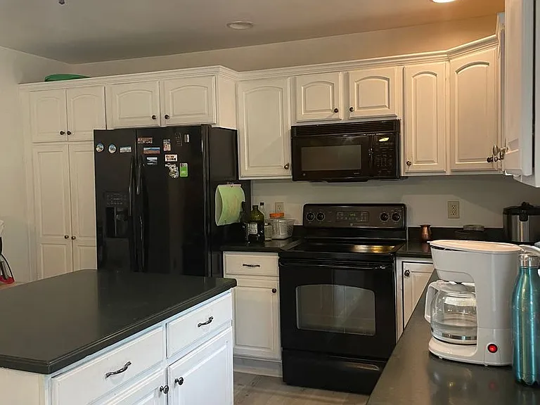 108 Schoolhouse Rd — Photo 3