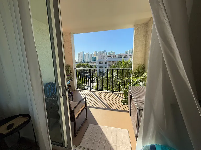 17145 N Bay Rd #Penthouse 4609 — Photo 22