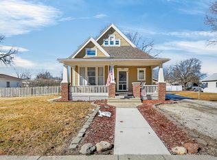 114 N 8th Ave, Winterset, IA 50273