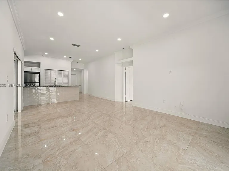 5202 NW 187th St — Photo 3