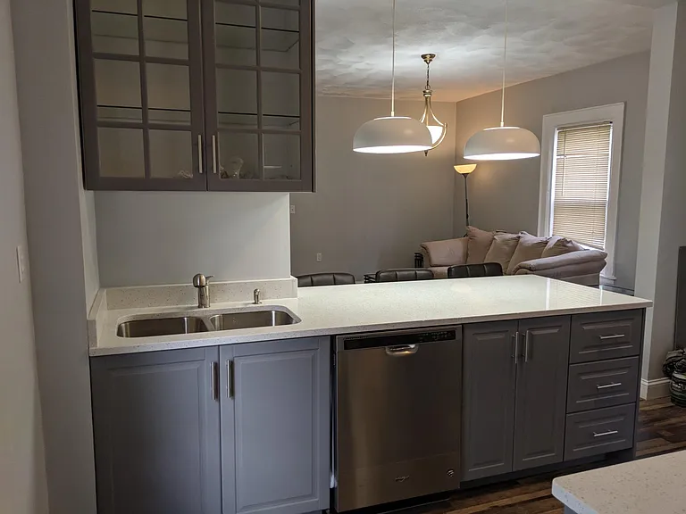 Kitchen polished Caesarstone benchtop