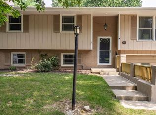 18864 Pioneer St, Bloomington, IL 61705