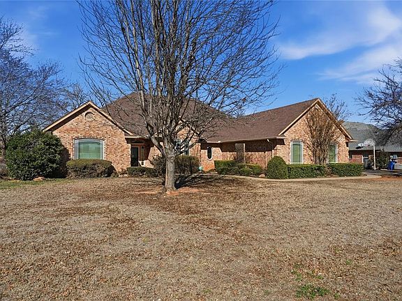 3rd image of 3304 Pondridge Rd