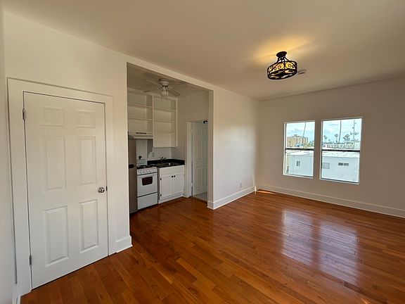 3rd image of 1609 N Normandie Ave APT 311