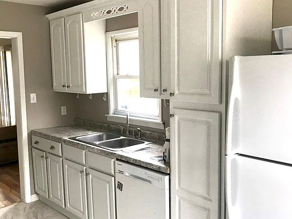3rd image of 8342 Columbia Ave