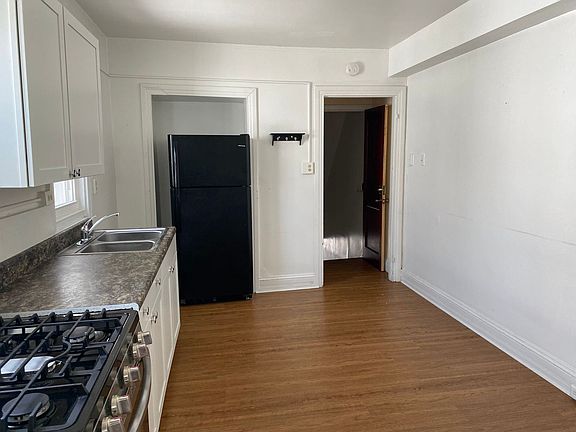 3rd image of 106 W Jackson St Floor 2