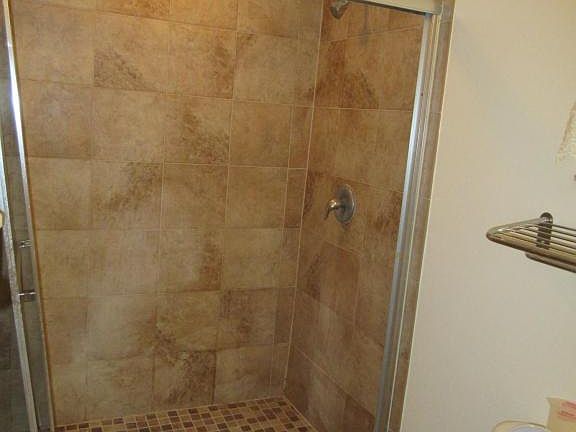 2nd image of 804 34th St