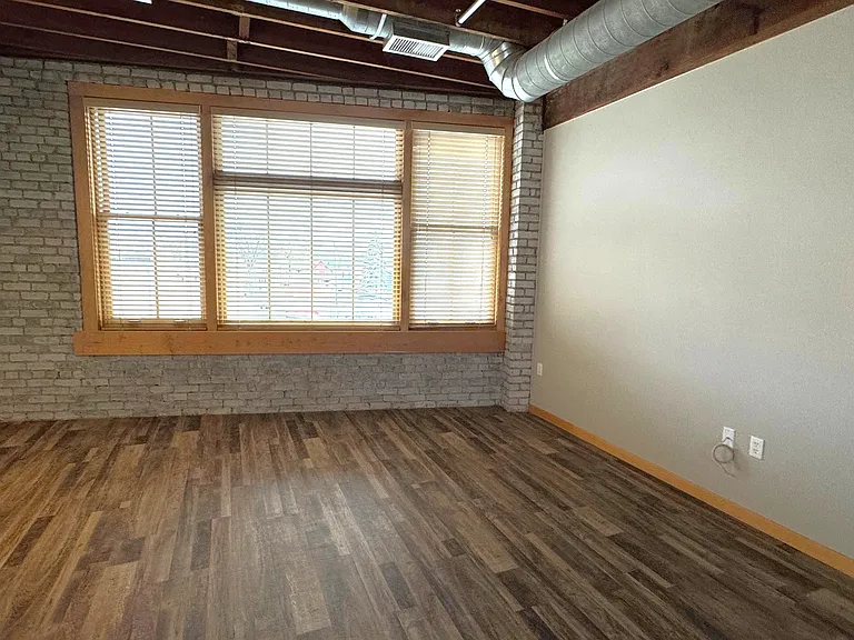 309 Roberts St N #203 — Photo 17