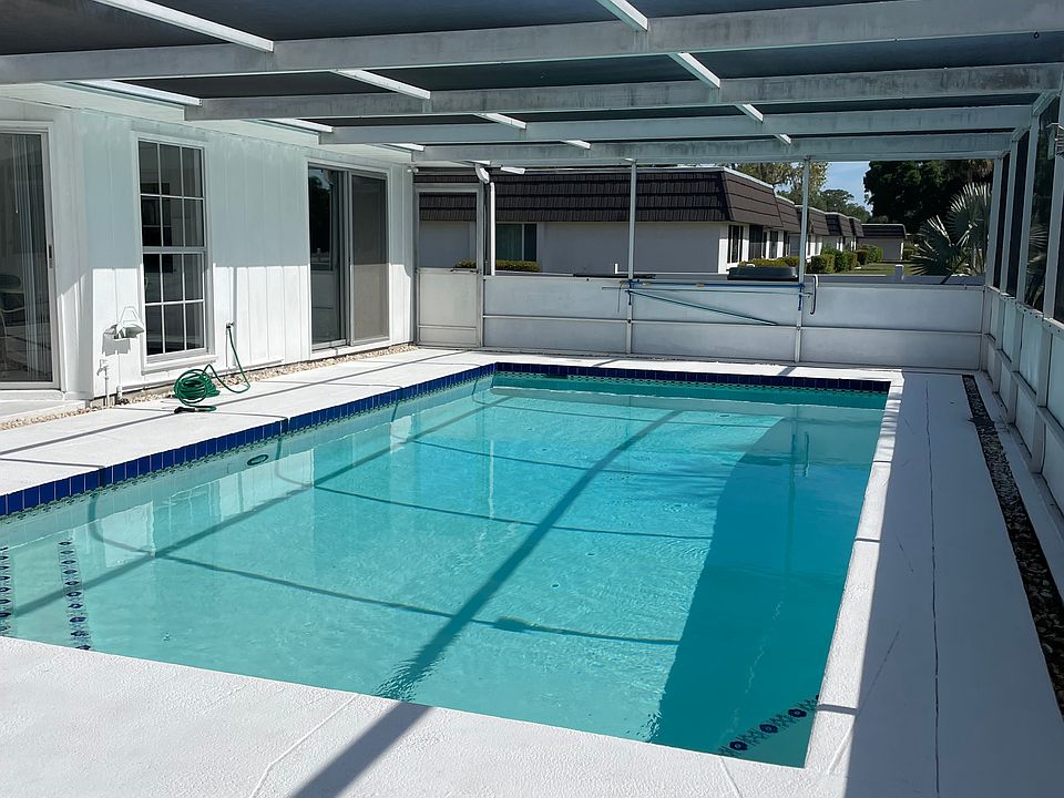 1st image of 1100 Breezemont Dr