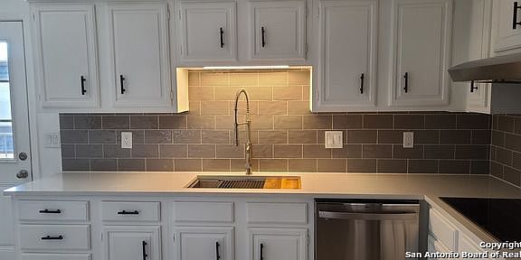 5th image of 7834 Broadway St #806