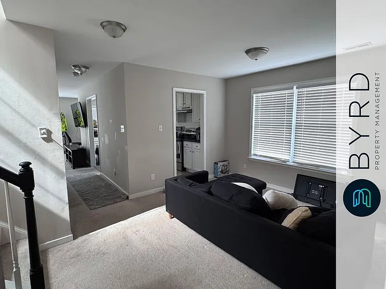 115 E 14th St — Photo 3