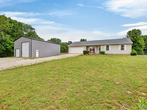 20755 Blackberry Ln, Crocker, MO 65452