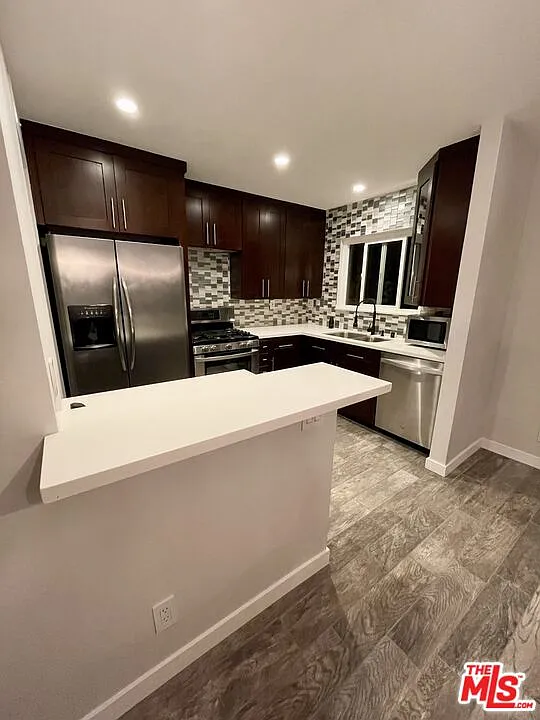 2 bed, 3.0 bath, 1172 sqft, $3,800 — Photo 3