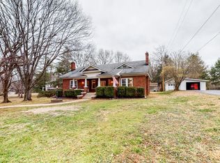 717 Dunlap St, Paris, TN 38242