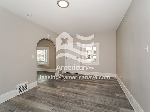 1945053_004_living_room_13708439.jpg