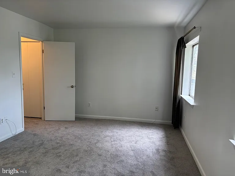 2219 Lowells Glen Rd #K — Photo 16