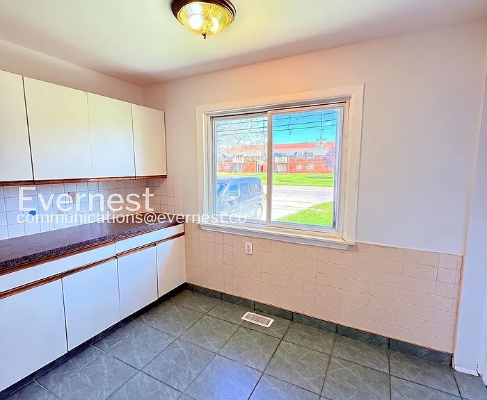 4224 Frazho Rd — Photo 5