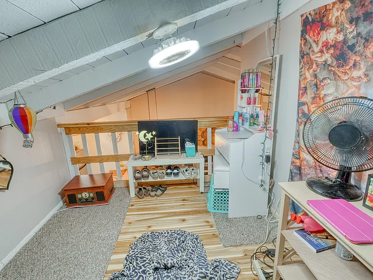 207 Hi Cir N #105A — Photo 14