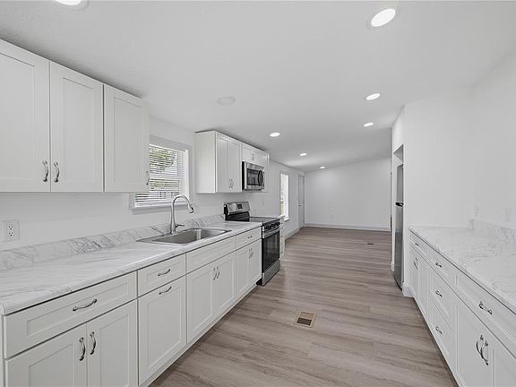 5th image of 7904 CADILLAC AVENUE