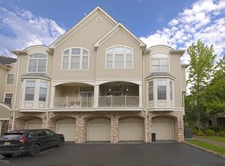 618 Kensington Ln, Livingston, NJ 07039