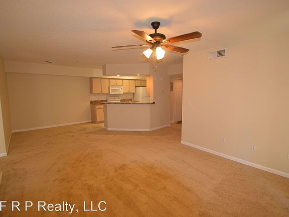 3rd image of 724 Crest Pines Dr APT 521