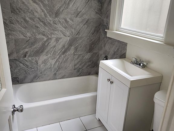 4th image of 1920 Pine St #2