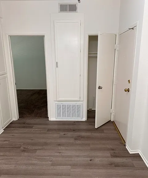 Brentwood Apartments — Photo 7