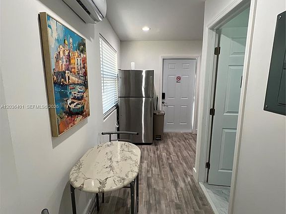 5th image of 2847 Polk St #3