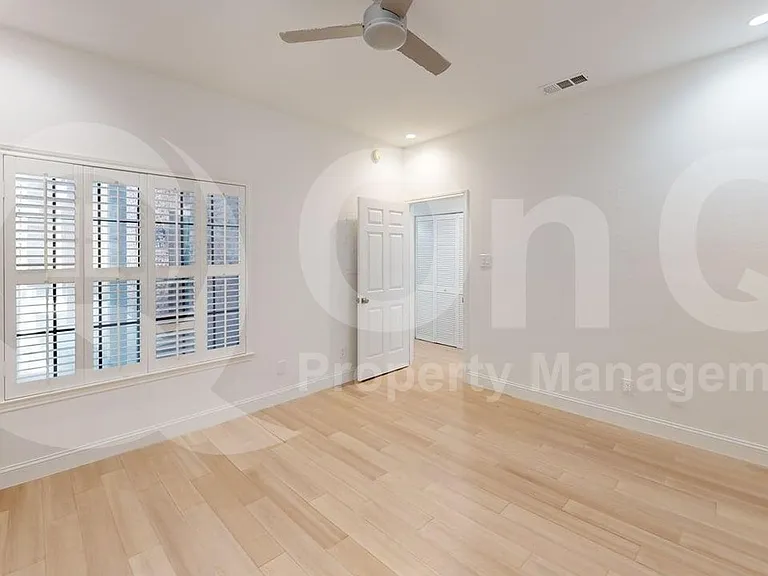 6000 Auburndale Ave #B — Photo 10