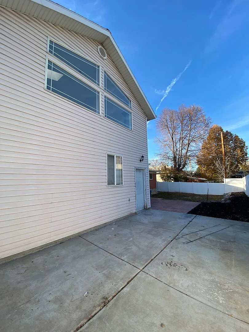 4045 Decathlon Street — Photo 1