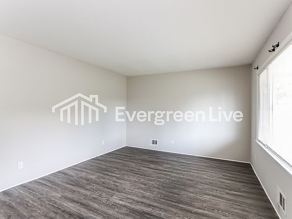 4th image of 210 Bryant Ave