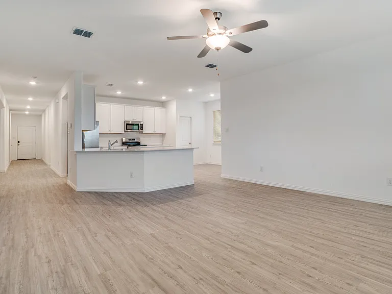 4913 Sagerun Dr — Photo 6