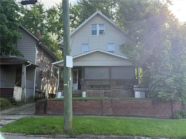 848 Bank St, Akron, OH 44305