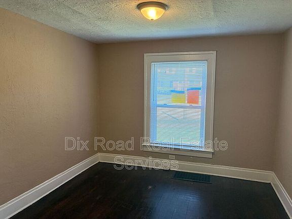 5th image of 2240 Lakeview Ave