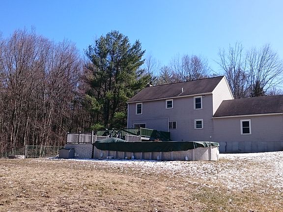 4th image of 8 Hazelwood Dr