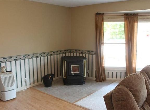 3rd image of 243 Noel Ln